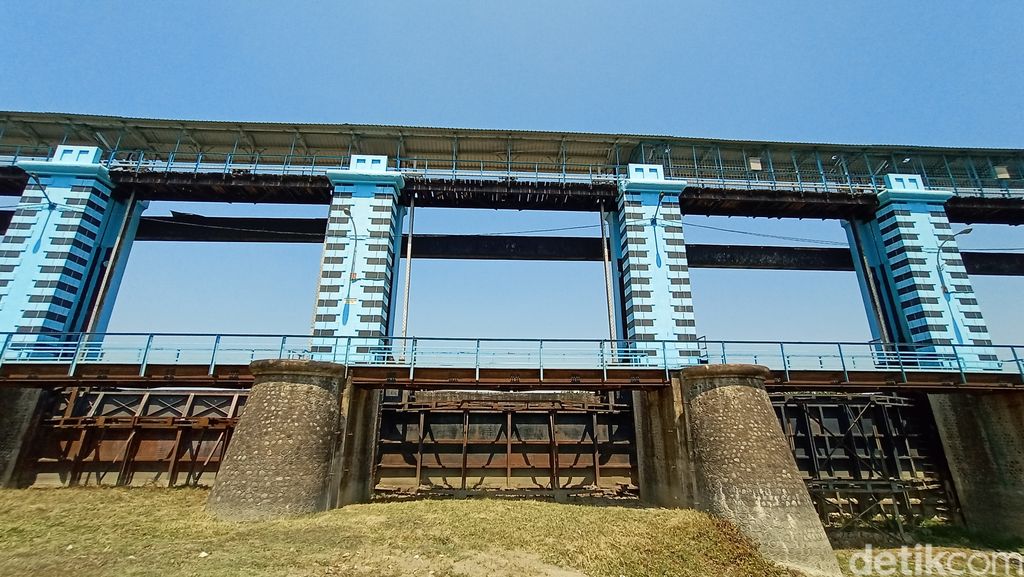 Bendung Wilalung Miliki 11 Pintu Buatan Belanda di Kudus