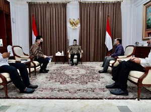 Erick Thohir Lapor ke Maruf Amin Vaksin Halal Jadi Prioritas