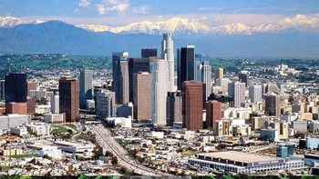 Los Angeles awal vs 2001. Foto: Bored Panda 