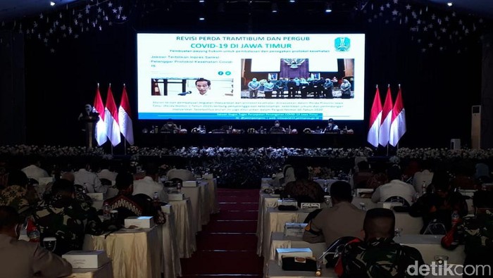 Gubernur Khofifah kumpulkan Bupati/Wali Kota di Batu Jatim