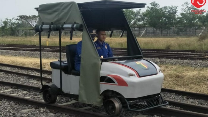 Kereta Tenaga Surya