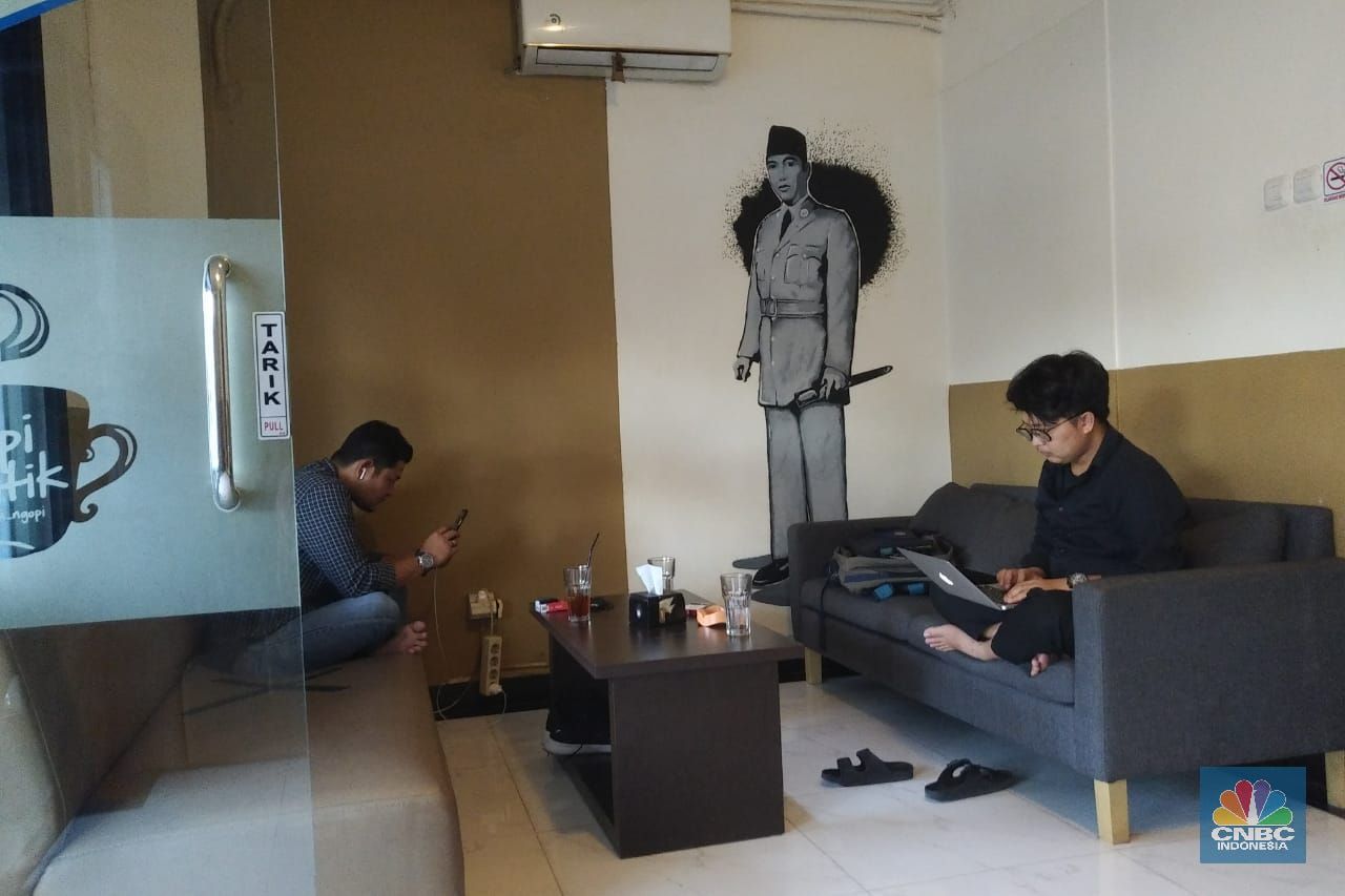 Kopi Politik (CNBC Indonesia/ Yuni Astutik)