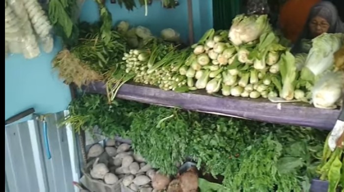 Mahasiswa Ini Sukses Jadi Tukang Sayur dengan Omzet Rp 180 Juta Per Bulan Mahasiswa Ini Sukses Jadi Tukang Sayur dengan Omzet Rp 180 Juta Per Bulan