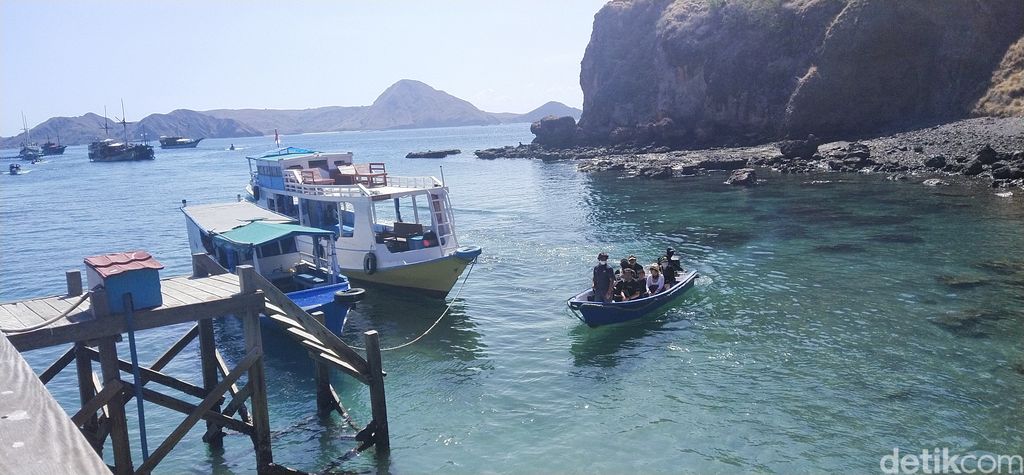 pulau padar ramai turis