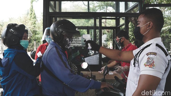 Nama Ragunan masuk dalam objek wisata yang akan ditutup kembali oleh Gubernur DKI Jakarta Anies Baswedan saat PSBB (Pembatasan Sosial Berskala Besar). Nama Ragunan masuk dalam objek wisata yang akan ditutup kembali oleh Gubernur DKI Jakarta Anies Baswedan saat PSBB (Pembatasan Sosial Berskala Besar).