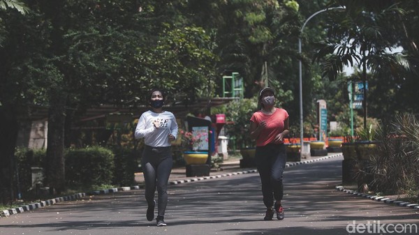 Dalam imbauannya, tersebut nama tempat wisata DKI Jakarta seperti Monas dan Ragunan. Kebetulan, izin keduanya dikelola langsung oleh pihak Pemprov. Dalam imbauannya, tersebut nama tempat wisata DKI Jakarta seperti Monas dan Ragunan. Kebetulan, izin keduanya dikelola langsung oleh pihak Pemprov.