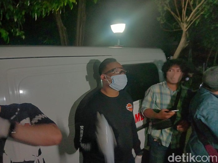 Tembak mati di surabaya