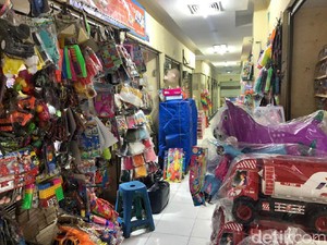 Digusur Tol Becakayu-Dihantam Corona, Pedagang Pasar Gembrong Merana