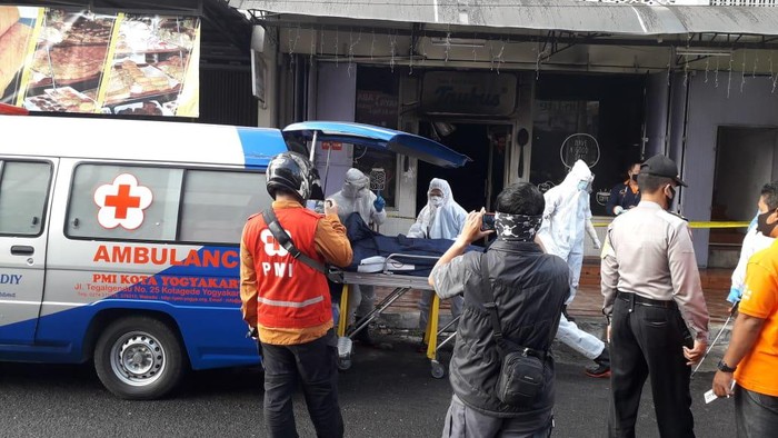 Toko roti dan kue Trubus Yogyakarta terbakar, Sabtu (12/9/2020).