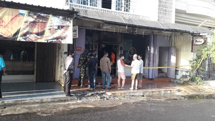 Toko roti dan kue Trubus Yogyakarta terbakar, Sabtu (12/9/2020).