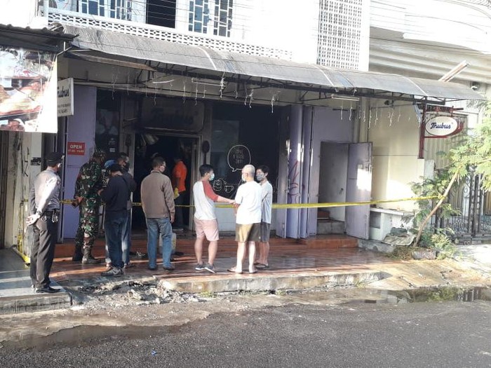 Toko roti dan kue Trubus Yogyakarta terbakar, Sabtu (12/9/2020).