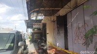 Sebelumnya, aksi IY melakukan bakar diri terekam kamera CCTV. Diduga IY membakar diri di dalam toko. Karena aksinya itu api merembet ke bagian dalam toko dan menimbulkan kebakaran.