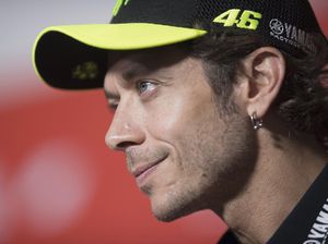 Valentino Rossi Positif COVID-19, Siapa Saja yang Berisiko Tertular?