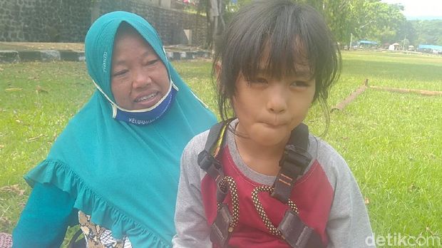 Adelia 'Spiderman' Cilik asal Pekalongan kini dilatih panjat tebing