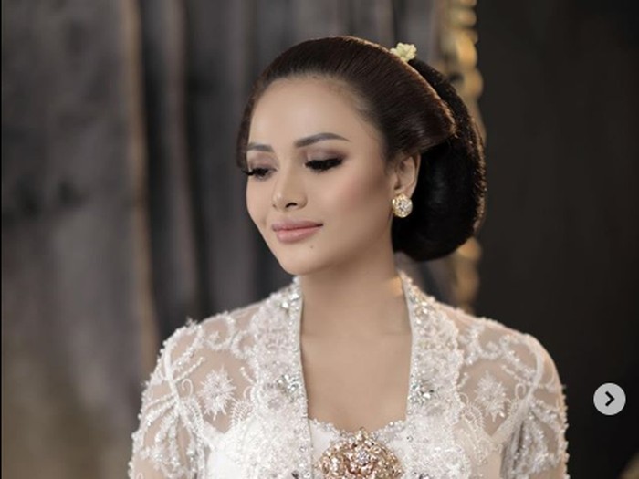 Atta Halilintar dan Aurel Hermansyah jadi pengantin Jawa