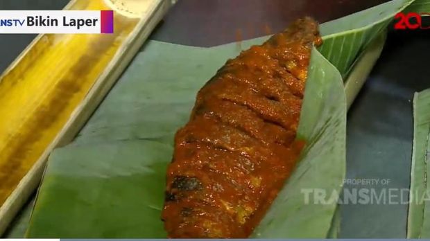 Bikin Laper! Puas Makan Kepiting Saus Padang dan Udang Saus Singapura