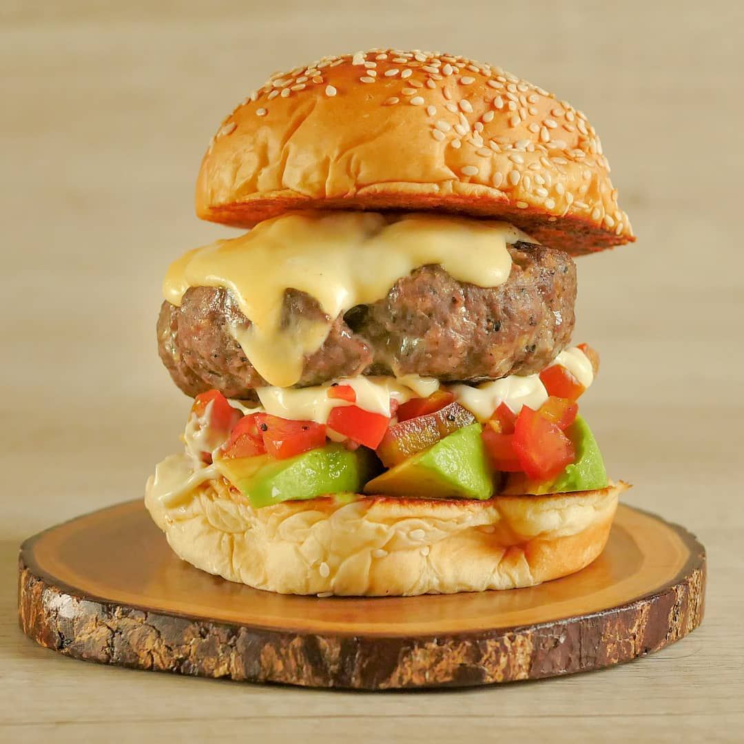 Burger Tebal Berlimpah Isian