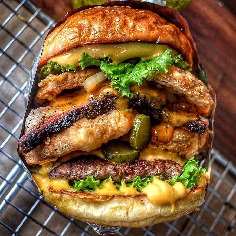 Burger Tebal Berlimpah Isian