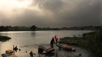 Dhobi Ghat atau tukang cuci tradisional merupakan salah satu pekerjaan yang masih cukup diminati di India.