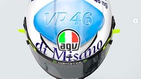 Dalam grafis helm pil biru Rossi itu, terdapat beberapa tulisan berbahasa Italia. Misalnya La Doppia di Misano 46 mg, yang berarti balapan di Misano digelar dua kali di tahun ini dengan tajuk San Marino and Riminis Coast GP pada Minggu (13/9/2020) malam nanti dan Emilia Romagna GP pada Minggu (20/9/2020) akhir pekan depan. Foto: Instagram @agvhelmets