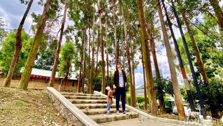 Mengunjungi Eco Pesantren Aa Gym di Masa Pandemi Lokasi Eco Pesantren ini di daerah Parongpong, Kabupaten Bandung Barat tepatnya di Jalan Cigugur Girang No.34, Cigugur Girang, Parongpong Bandung Barat.