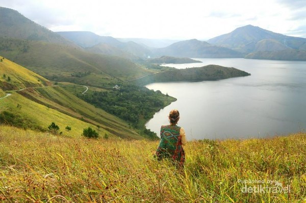 Danau Toba terbentuk dari letusan gunung sekitar 75.000 tahun yang lalu. Letusan itu sendiri diyakini sebagai letusan terbesar dalam 25 juta tahun. Ilmuwan bahkan percaya, letusan ini hampir memusnahkan umat manusia (Foto: detikTravel) Danau Toba terbentuk dari letusan gunung sekitar 75.000 tahun yang lalu. Letusan itu sendiri diyakini sebagai letusan terbesar dalam 25 juta tahun. Ilmuwan bahkan percaya, letusan ini hampir memusnahkan umat manusia (Foto: detikTravel)