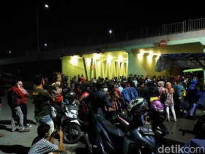 Kasus Positif COVID-19 di Surabaya Banyak Ditemukan Remaja yang Nongkrong