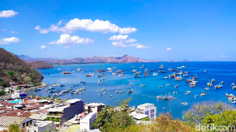 Puncak Waringin Pemandangan dari Puncak Waringin, Labuan Bajo, Manggarai Barat