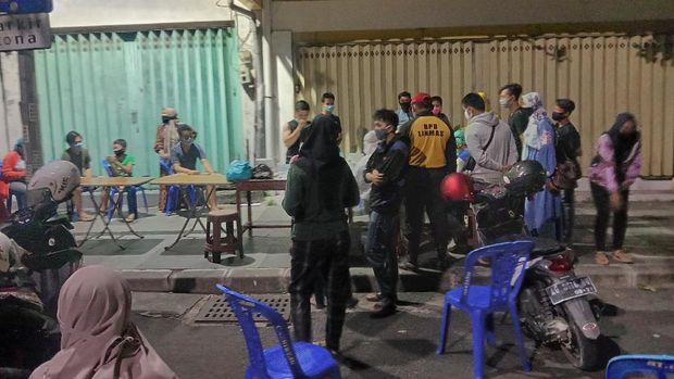 Ratusan Warga Surabaya Diciduk Untuk Rapid Test