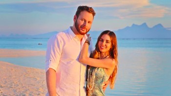 Sean Parker adalah presiden pertama Facebook dan sampai saat ini masih aktif di jagat teknologi. Ia menikah dengan Alexandra Lenas di tahun 2013 dan telah memiliki dua orang anak. Foto: Instagram