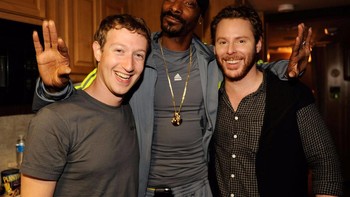 Jasa Parker dalam perkembangan Facebook tak main-main. Dia dikatakan mendorong tampilan bersih Facebook dan fungsi berbagi foto. Sean sangat vital dalam membantu mentransformasi Facebook dari proyek kampus jadi perusahaan sesungguhnya, sebut Zuck. Sayang, Parker singkat jadi presiden Facebook. Tahun 2005, polisi menemukan kokain di rumah yang disewanya. Ia sempat ditahan walaupun dibebaskan. Peristiwa ini membuat investor Facebook kecewa dan Parker lengser. Foto: Unwired