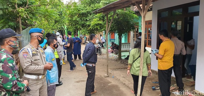 Sempat Menolak, Keluarga Pasien Positif COVID-19 di Probolinggo Akhirnya