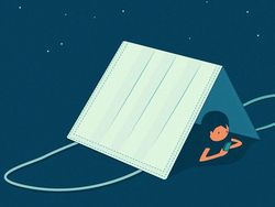 Seniman Ini Sulap Masker Jadi Karya Seni Kreatif