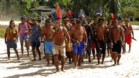 Suku asli Brasil yang dikenal sebagai Tembe, menggelar festival atas pencapaian berhasil lalui enam bulan tanpa satu kasus infeksi Corona.