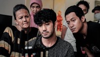 Ade Firman Hakim terlihat bersama Reza Rahadian dan Christine Hakim. Foto: Dok. Instagram