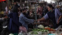 Selain kembali menerapkan PSBB secara ketat, operasi tertib masker pun dilakukan di sejumlah kawasan Ibu Kota.