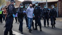 Lebih lanjut disebutkan Kepolisian Victoria bahwa seorang pria berusia 44 tahun diyakini menjadi penghasut utama dalam unjuk rasa itu. Pria yang tidak disebut namanya itu telah ditangkap dan diperkirakan akan dijerat dakwaan penghasutan. Rumah pria itu, sebut Kepolisian Victoria, juga akan digeledah.