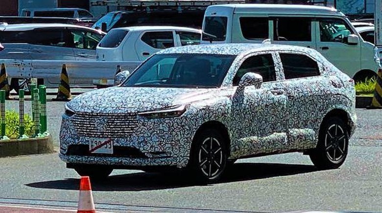 Foto spyshot Honda HR-V baru di jalanan Jepang Foto spyshot Honda HR-V baru di jalanan Jepang