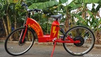 Untuk rangka, Mujahid hampir membuat semuanya. Ia hanya membeli stang dan fork depan siap jadi sedangkan lengan ayun belakang dibuat sendiri untuk menyesuaikan dengan kebutuhan sepeda listrik.