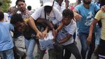 Migran Yunani Dipindah ke Kamp Sementara Pasca Kebakaran
