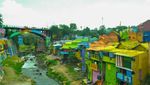 Warna-warni di Tepi Sungai Kota Malang
