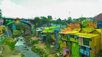 Harga tiket masuk kampung ini terbilang murah, Dengan membayar Rp 5000 per orang, Anda sudah bisa menikmati tempat ini. (Foto: Joel Wakanno/dtraveler)---Artikel ini merupakan kiriman pembaca detikTravel, Joel Wakano, dan sudah tayang di dTravelers Stories. Anda punya pengalaman liburan lainnya, segera kirim ke detikTravel lewat tautan ini.