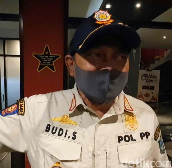 Kasatpol PP Jawa Timur Budi Santosa