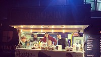 Selain minuman, food truck lain juga pernah dikirimkan oleh penggemarnya. Berisikan aneka minuman dan camilan. Foto: Instagram @jongsuk0206