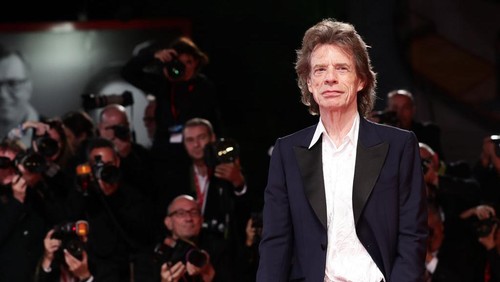 VENICE, ITALY - SEPTEMBER 07: (EDITORS NOTE: Retransmission with alternate crop.) Mick Jagger attends 
