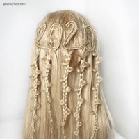 Tidak hanya berbentuk anyaman, kepangan rambutnya itu juga bisa dibentuk seperti bunga, bahkan tulisan. Foto: Instagram @hairstylist.dream