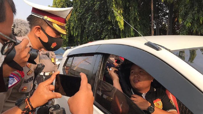 Operasi yustisi di Pasar Jumat, Jakarta Selatan