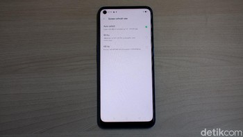 Oppo A53 mengusung fitur Neo-Display yang mengusung refresh rate 90Hz, dan touch sampling 120 Hz yang menjanjikan pengalaman tampilan layar lebih halus serta responsif. Foto: Adi Fida Rahman/detikINET