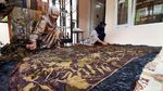 Pembuatan Ecoprint Kain Sutera-Kulit di Banyumas Bertahan Saat Pandemi
