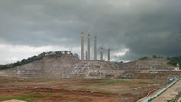 Selain itu, Indonesia juga dihadapkan dengan permasalahan oversupply listrik yang mencapai 45% di Pulau Jawa-Bali dan 55% di Pulau Sumatera dan juga pembangunan PLTU batu bara baru sebesar 12,5 Gigawatt di wilayah-wilayah tersebut. Foto: Dok. PT Indo Raya Tenaga.